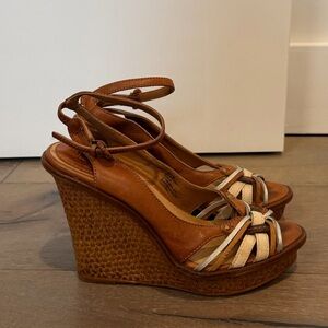 The Frye Shoe Company Leather Jaden Woven Wedge Sandals size 6.5